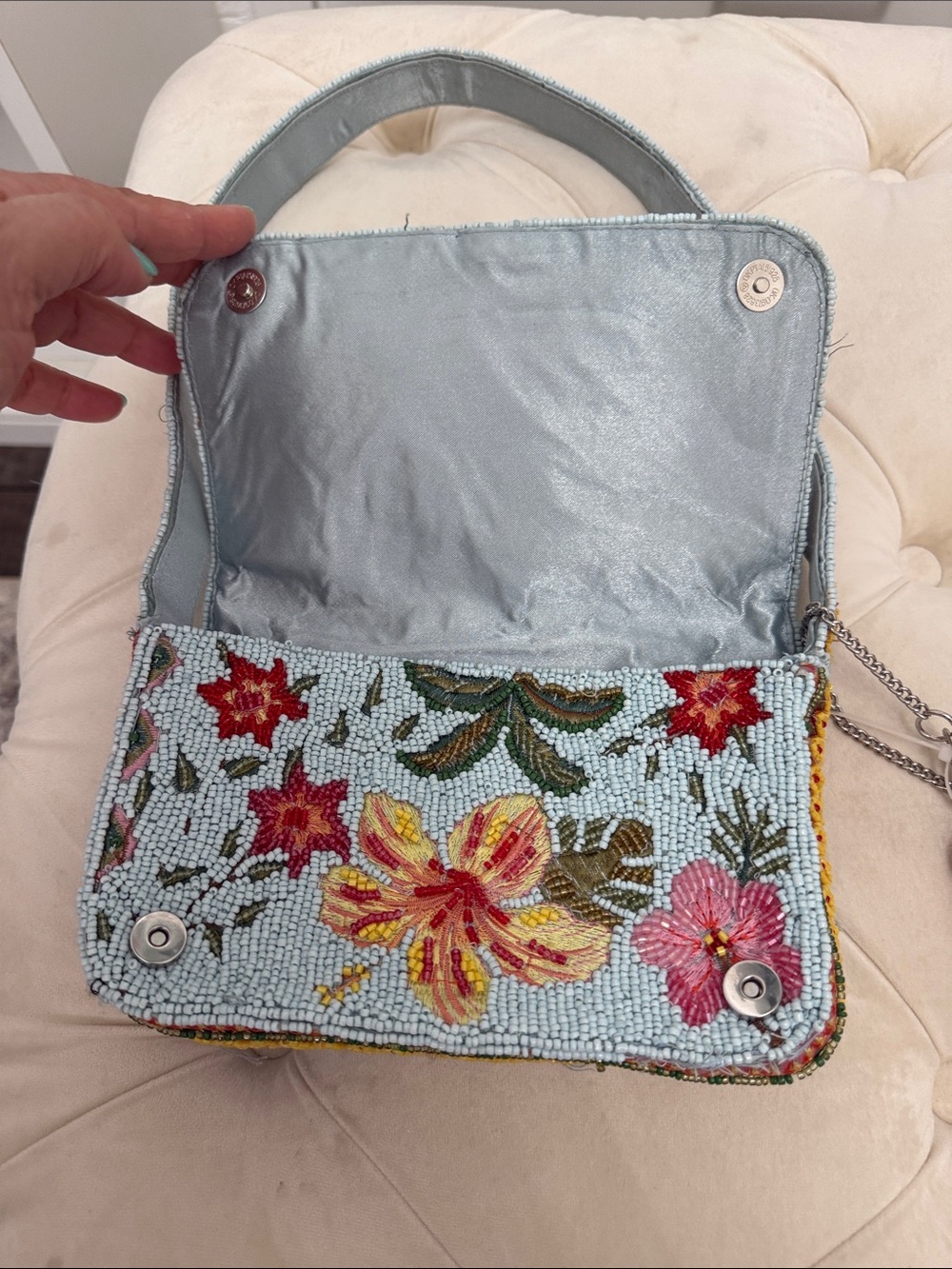 Beaded Floral Pink Accent Shoulder Bag - Picture 4 of 14